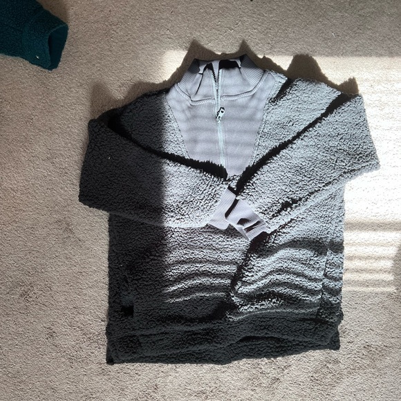 Sherpa Aerie Pullover - Picture 2 of 4